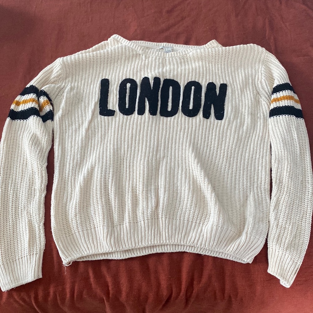 Forever 21 London sweater size large